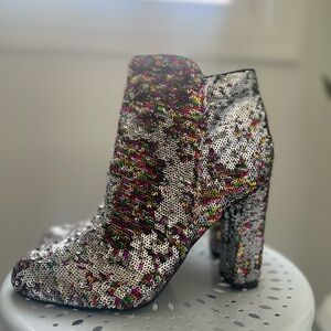 New Rouge Helium Sparkling Reversible Sequin Heeled Ankle Boots Size 9.